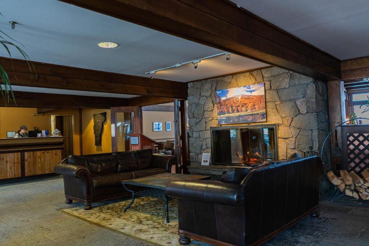 The Black Bear Lodge At Stratton Mountain Resort Екстер'єр фото